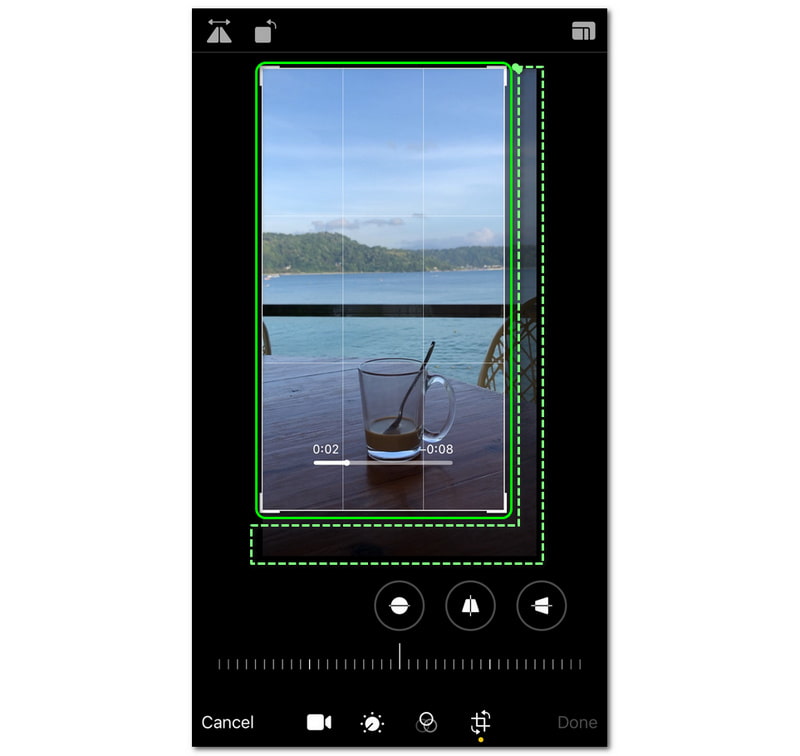 iPhoneで動画をクロップ 白い枠線
