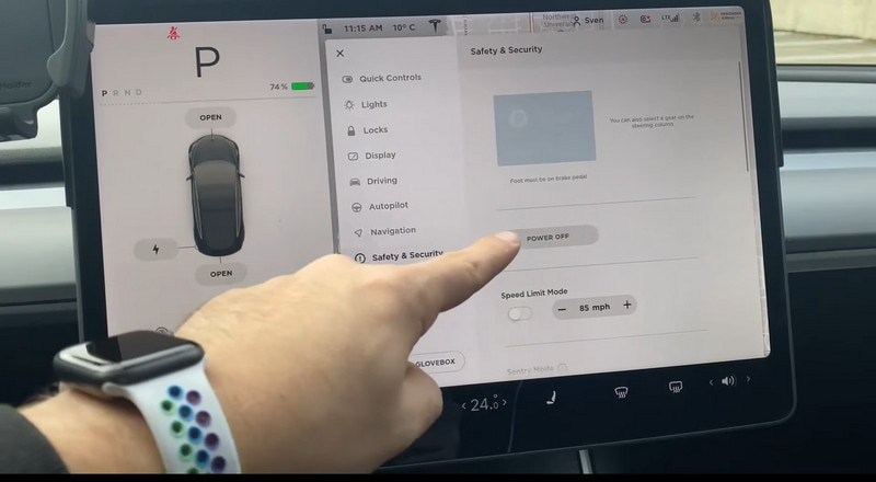 テスラ画面のリセット方法